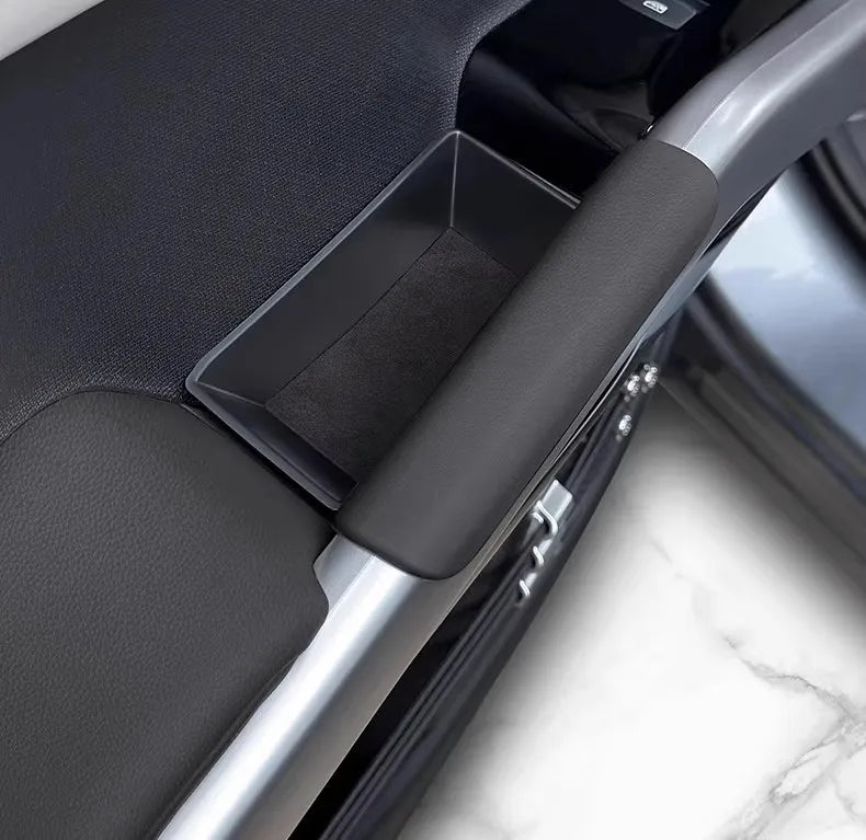 Durable over-the-door fabric organizer