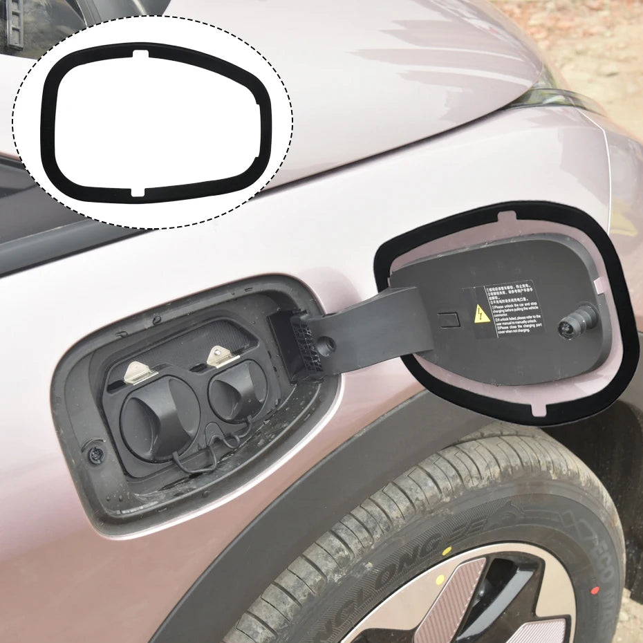 Easy-install rubber port cover